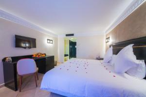 Double Room with Garden View room in Club Paradisio