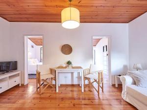 Down Chiado Easy Apart