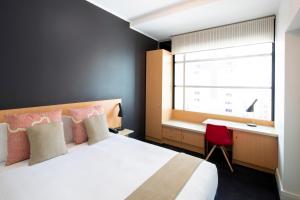 Standard Double Room room in ibis Sydney World Square