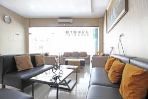 RedDoorz near UNS Solo