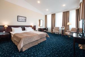 Deluxe Double or Twin Room room in Sun Hotel