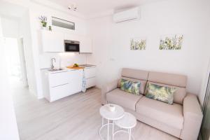 Deluxe Apartment. 50 meters Beach
