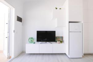 Deluxe Apartment. 50 meters Beach