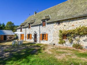 Maisons de vacances Cozy Holiday Home in Oradour with Private Garden : photos des chambres