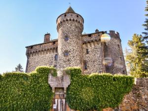 Maisons de vacances Cozy Holiday Home in Oradour with Private Garden : Maison de Vacances 2 Chambres