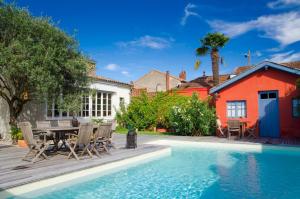 B&B / Chambres d'hotes La Ferrade Chambres d'Hotes B&B : photos des chambres
