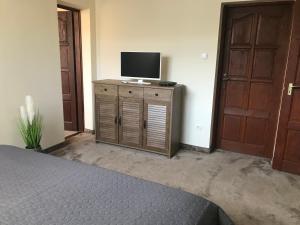 Three-Bedroom Suite room in Sempre Étterem És Panzió
