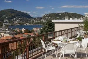 Aerie Esmeralda - Como