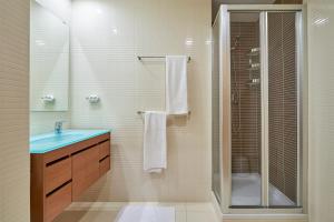 Algarve Oceanfront Luxury Apartment w Pool