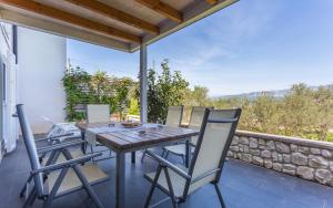 Apartment Trava just a few steps from the seaside