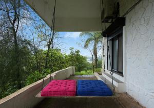 Bungalow 89 by StayVista - A hill-view villa adorned with eclectic interiors for a truly unique & captivating stay