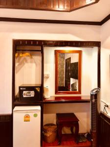 Merry Riverside Hotel