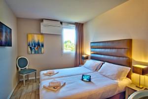 Hotels Adonis Hotel Bayonne : photos des chambres