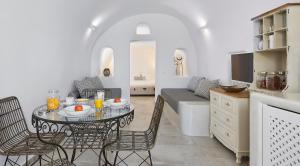 Amaya Selection of Villas Santorini Greece