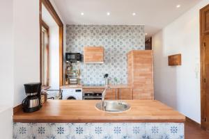 Rossio Vintage Two Bedroom Apartment by LU Holidays