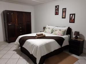 African Dwarf Kingfisher Guesthouse