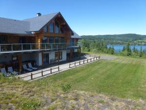 Little Black Bear LodgeB&B