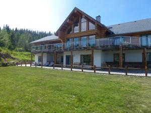Little Black Bear LodgeB&B