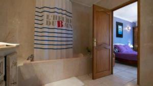 Maisons de vacances SUITE-Junior -Villa HELENE - Montpellier Sud - aeroport- PISCINE Privee-2mn des plages : photos des chambres