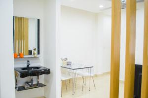 The MONDAY APARTMENT