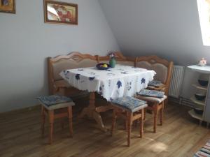 Грушевського 13