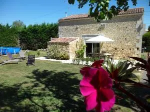 Gîte " Les Tourterelles" - Corme-Écluse