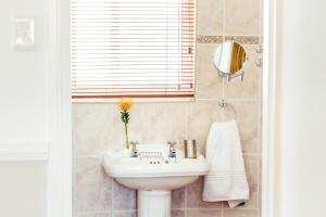 438 St Martini Gardens