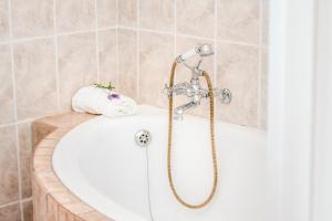 438 St Martini Gardens