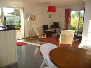 Splendide vue Pyrénées, Rez de jardin 2 chambres - Lorp Sentaraille
