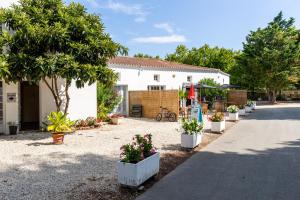 Campings Camping Les Maraises : photos des chambres