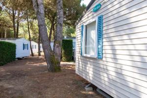 Campings Camping Les Maraises : photos des chambres