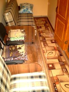 НЕБОЛЬШАЯ 2 комн квартира центр Николаева Соборная-Макарова Макдональдс 4 дивана 2 этаж Wi-Fi