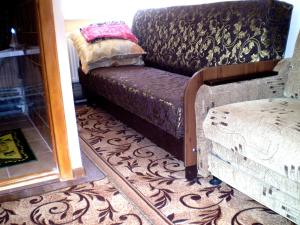 НЕБОЛЬШАЯ СТУДИЯ центр Николаева на Соборной-Макарова Макдональдс диван и кресло 2 этаж Wi-Fi