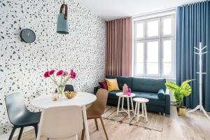 Sanhaus Apartments Fiszera 6