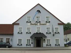 Hotel Neuwirt - 弗赖兴附近诺伊法尔恩