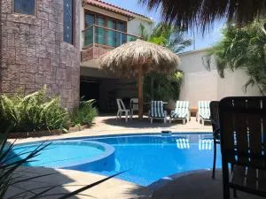 Casa Bonita cerca de playa - Bucerías