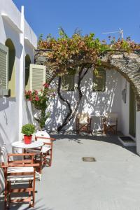 Giannakas Studios Sifnos Greece