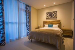 Three Bedroom Apartment - Deluxe Dubai Marina Balcony Suite