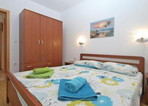 Apartments 1282