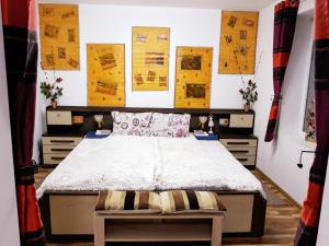 Two-Bedroom Apartment room in Apartment Shesti Uchastak