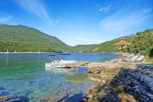 Syvota Villa Sleeps 8 Pool Air Con WiFi Lefkada Greece