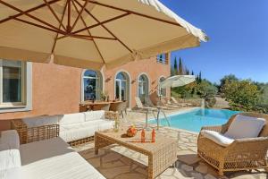 Syvota Villa Sleeps 8 Pool Air Con WiFi Lefkada Greece