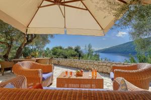 Syvota Villa Sleeps 6 Pool Air Con WiFi Lefkada Greece