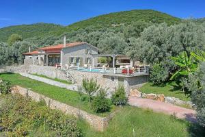 Syvota Villa Sleeps 8 Pool Air Con WiFi Lefkada Greece