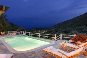 Syvota Villa Sleeps 8 Pool Air Con WiFi Lefkada Greece