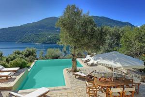 Syvota Villa Sleeps 6 Pool Air Con WiFi Lefkada Greece