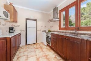 Cala San Vicente Villa Sleeps 12 Pool Air Con WiFi