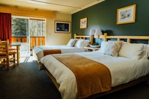 Deluxe Queen Room with Two Queen Beds room in Seward Windsong Lodge
