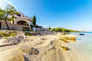 Apartments Rozalija - 3hvězdičkové hotely ve městě Ražanj