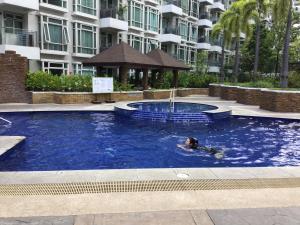 Condo at Parkside Villas across the airport